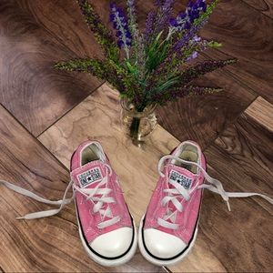 💗Pink Converse Chuck Taylor shoes toddler size 8